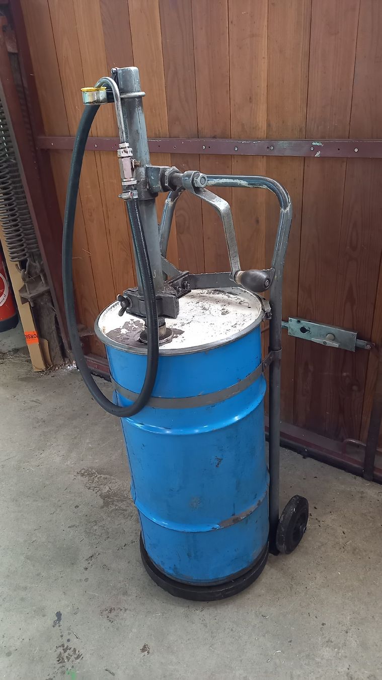Altre raccolte & rarità: Fasspumpe Ölboy Antik Oldtimer als Deko – Difettoso da Escholzmatt venduto da paedy86 8