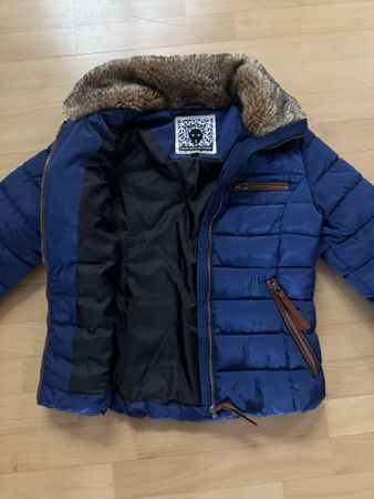 Winterjacke mit Fellkapuze, Grösse M, Top Zustand!