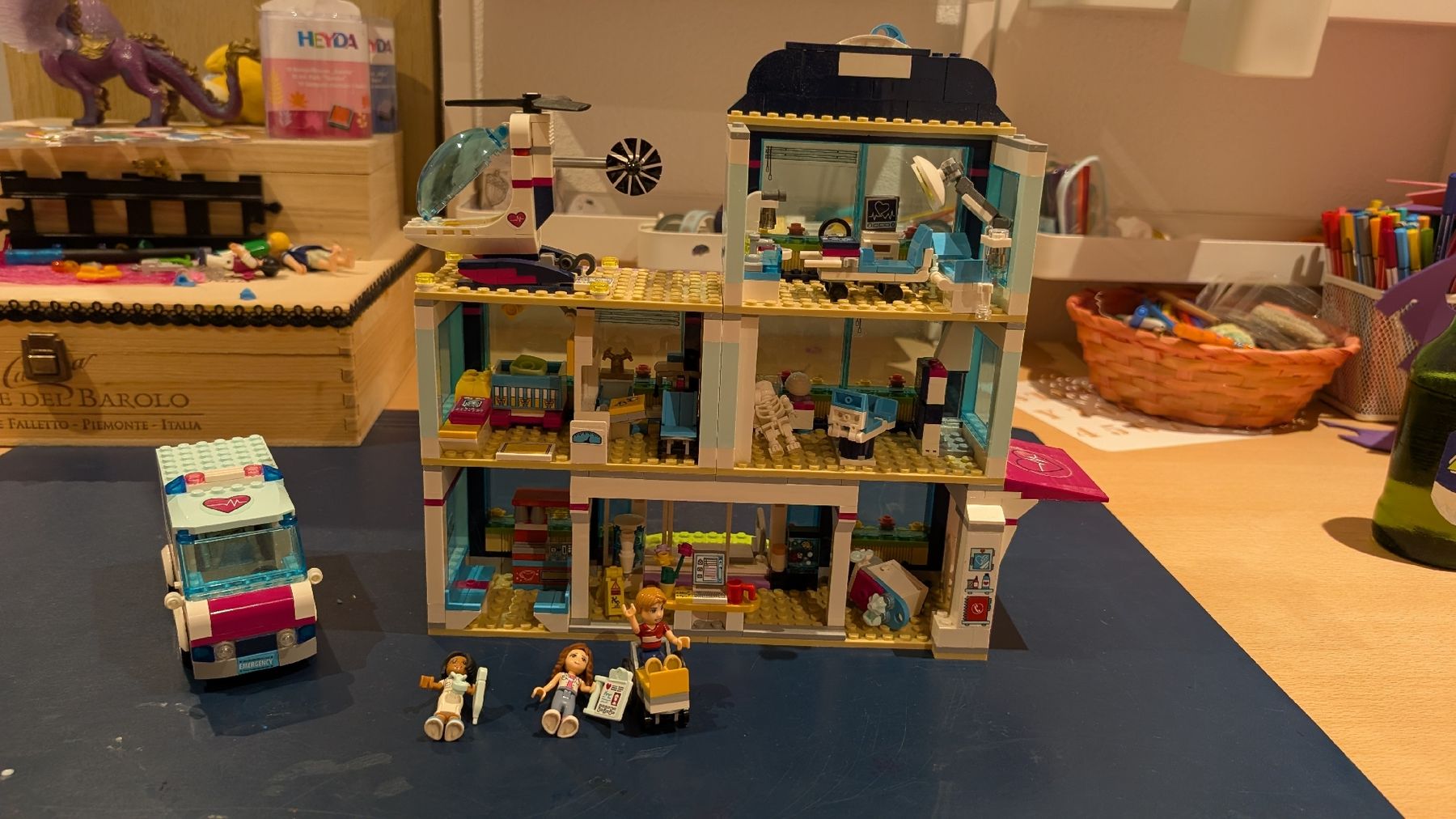 Lego Spielzeuge: LEGO Friends 41318 Spital – Gebraucht aus Elsau von saki1986