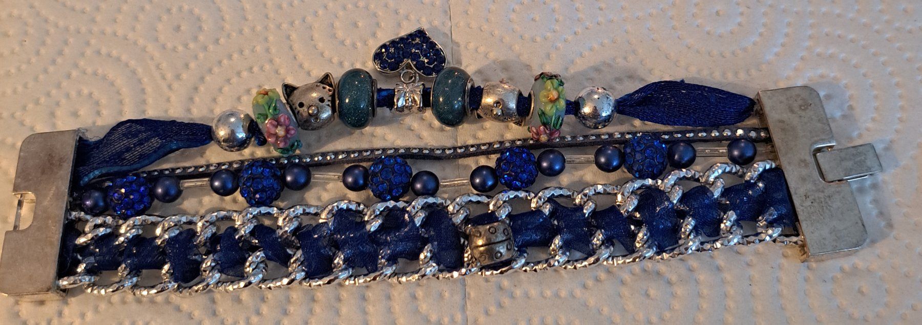 Armbänder & -reifen: Bracelet bleu – Gebraucht aus Biel/Bienne von raf_2yqq