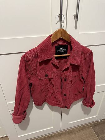 Rote Cordjacke Hollister S