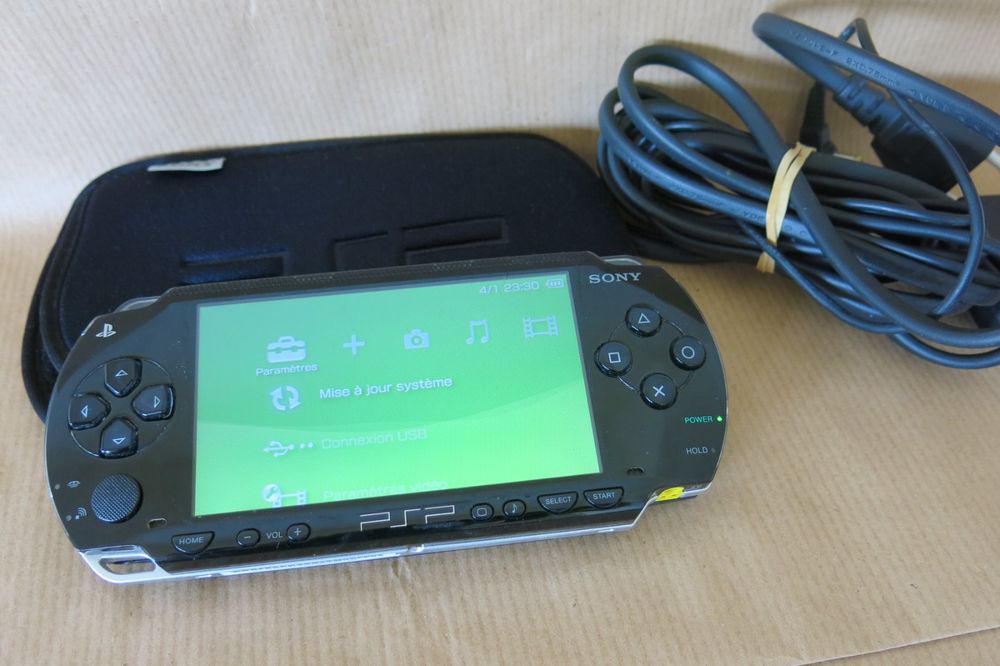 Sony PSP Playstation Portable + Ladegerät + Hülle | Kaufen auf Ricardo
