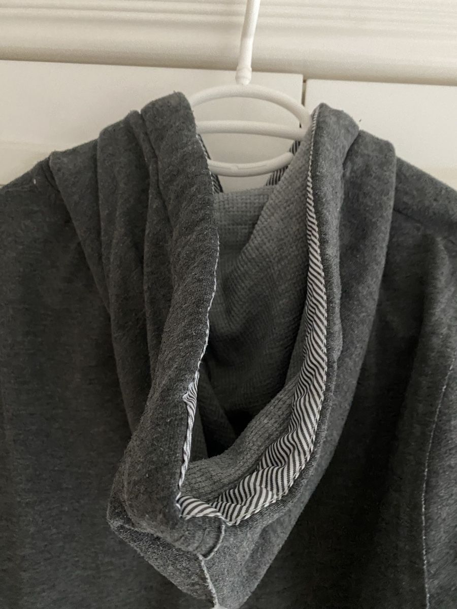 Maglioni & Felpe: Kapuzenpullover in Grau XS – Usato da Altendorf venduto da Anjapple 2