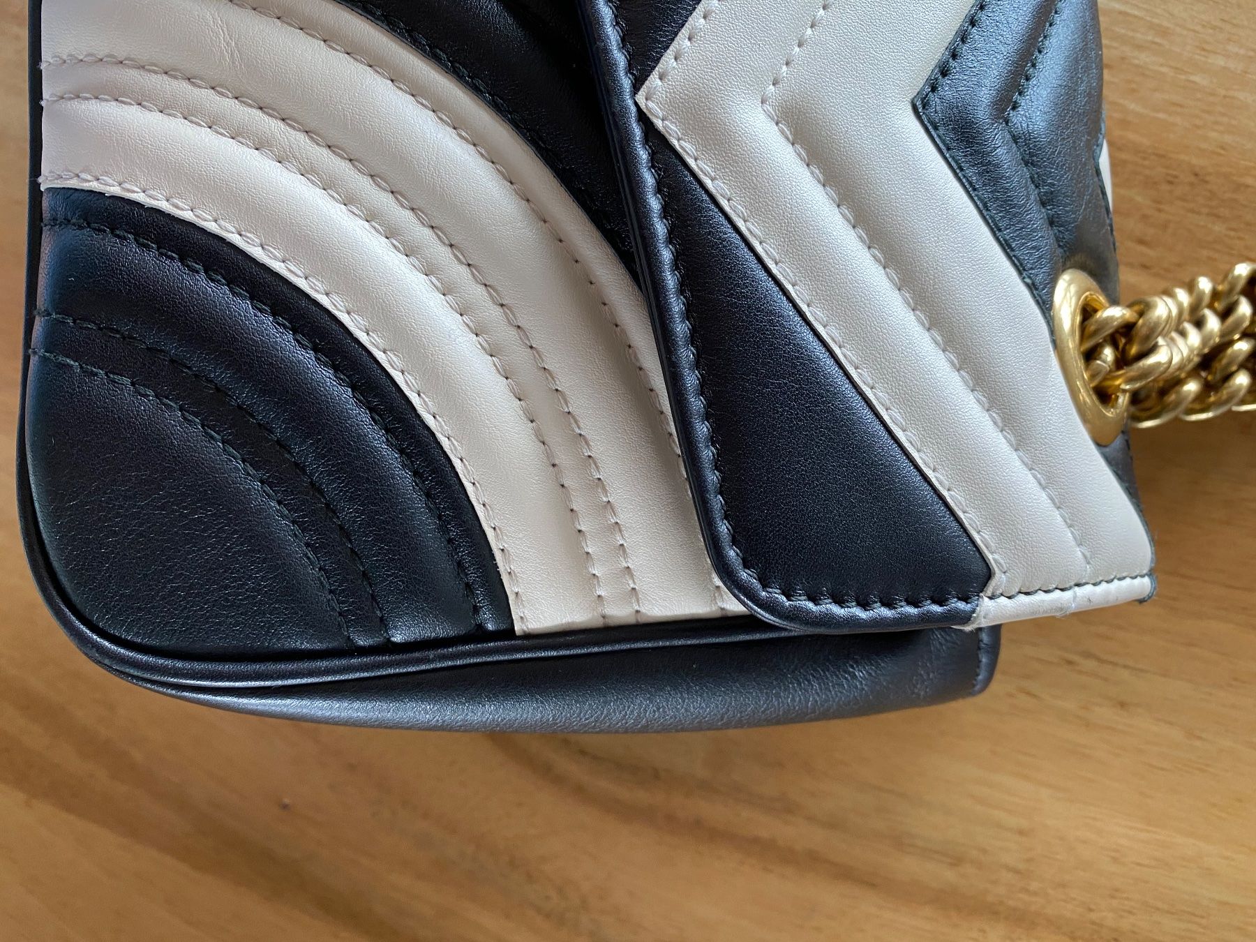 Gucci Sacs femmes: Gucci Marmont Schultertasche – D'occasion à Wädenswil par vilgar 2