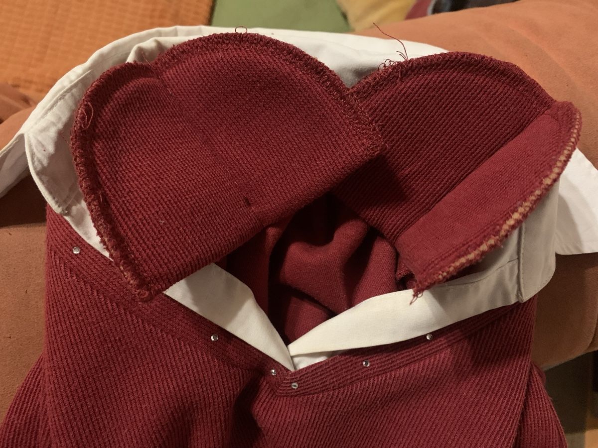Maglioni & Felpe: Damen Pullover bordeaux Grösse 40/42V-Ausschnitt Blusenkrage – Usato da Laufen venduto da Nivo33 4