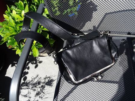 Sicks and Stones Ledertasche