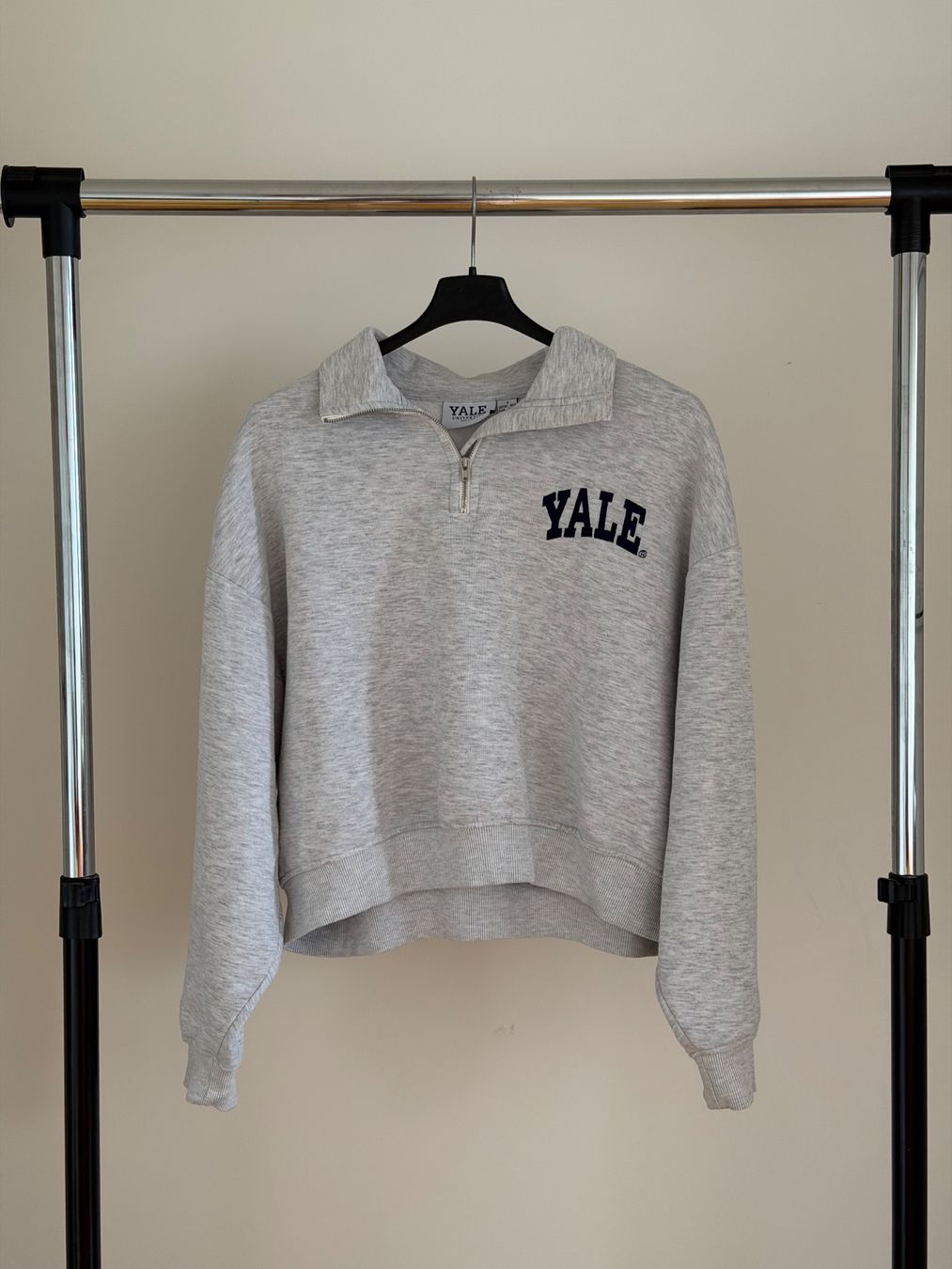 Maglioni & Felpe: Yale Damen Pullover Grau – Usato da Basel venduto da swi_yp7p 2