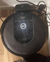 iRobot Roomba i7 Saugroboter mit Ladestation + Zubehör