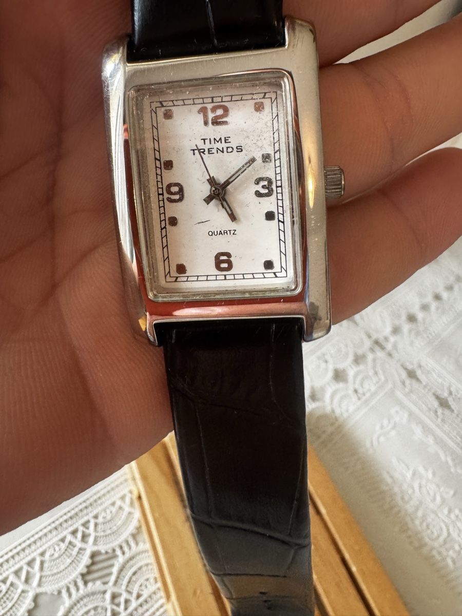 Montres: Time Trends Quartz Watch Rectangular Silver Case – D'occasion à Gerlafingen par naj_vj8s 3