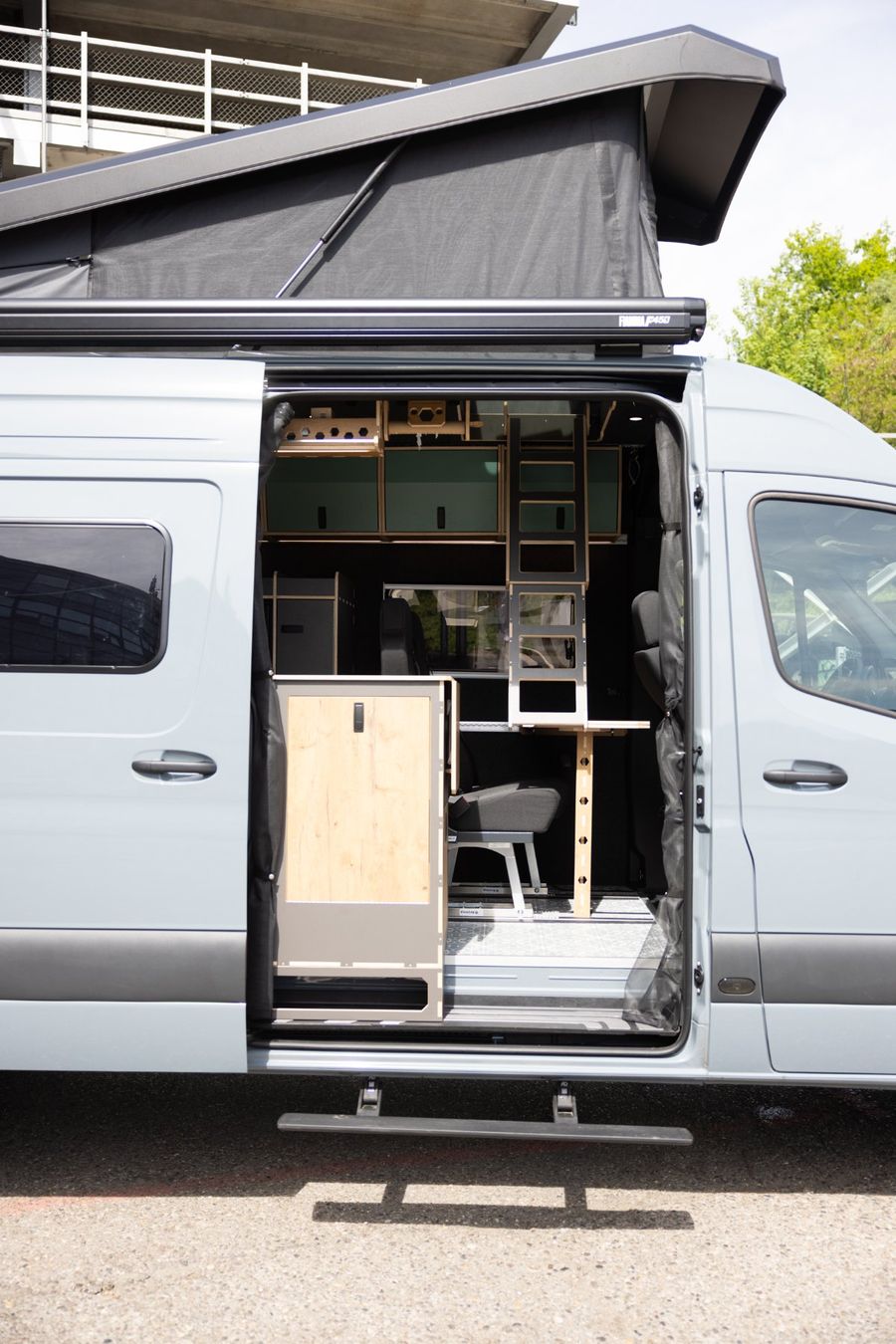 Mercedes-Benz Veicoli da campeggio: Mercedes Sprinter 419 CDI 4x4 Campany Vans – Usato da Wallisellen venduto da Topsy0 8
