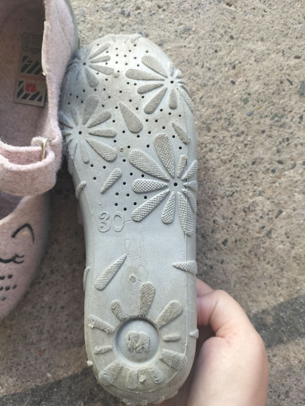 Chaussures filles: chaussons taille 30 – Neuf (Voir description) à Gillarens par Emy_28 1