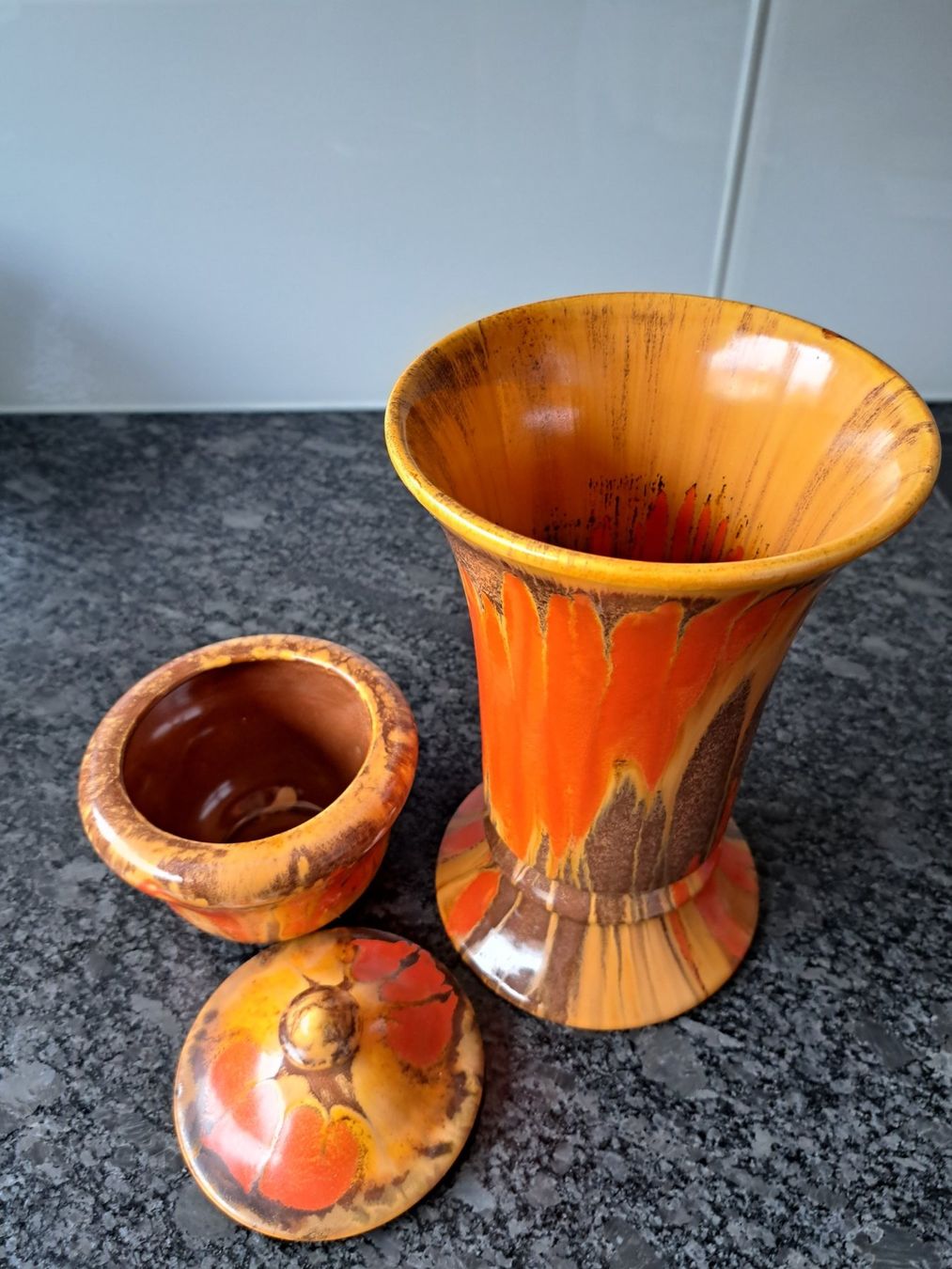 Vasi & Recipienti: Blumenvase und Deckeldose – Usato da Urnäsch venduto da Hua-Hin 2