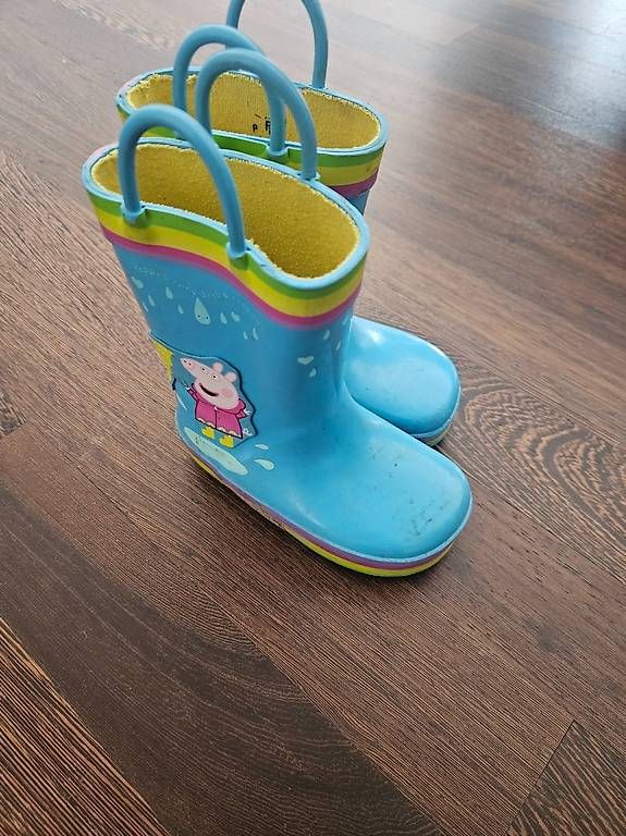 Scarpe per ragazzi: Gummi-Stiefel Peppa Pig Grösse 23  – Usato da Bassersdorf venduto da sanjanka