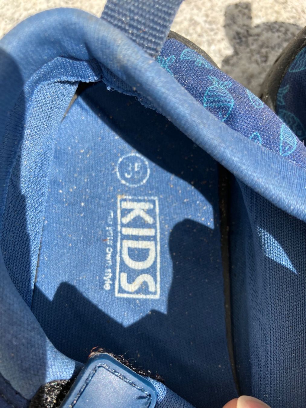Scarpe per ragazzi: Kinder-Strandschuhe / Aquaschuhe Grösse 35 – Usato da Ostermundigen venduto da bea_pjw9 2