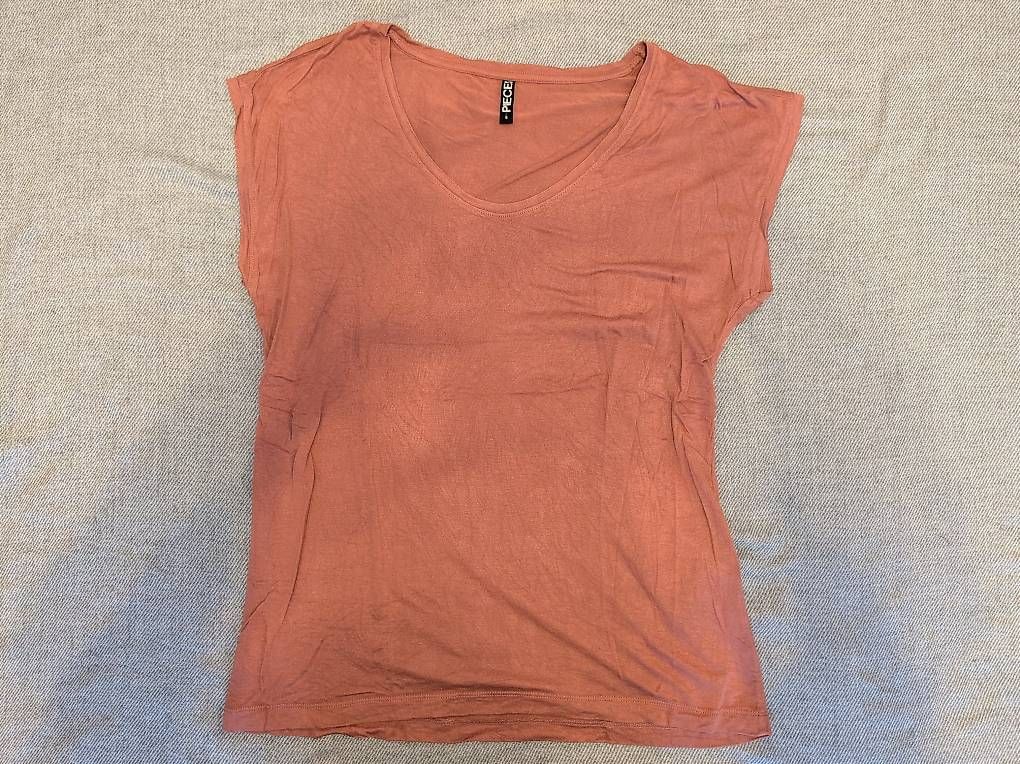 T-shirt: T-Shirt - Pieces – Usato da Gams venduto da sen_y2ml