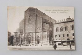 AK Bologna - Piazza Vittorio Emanuele e Facciata di S. Petro