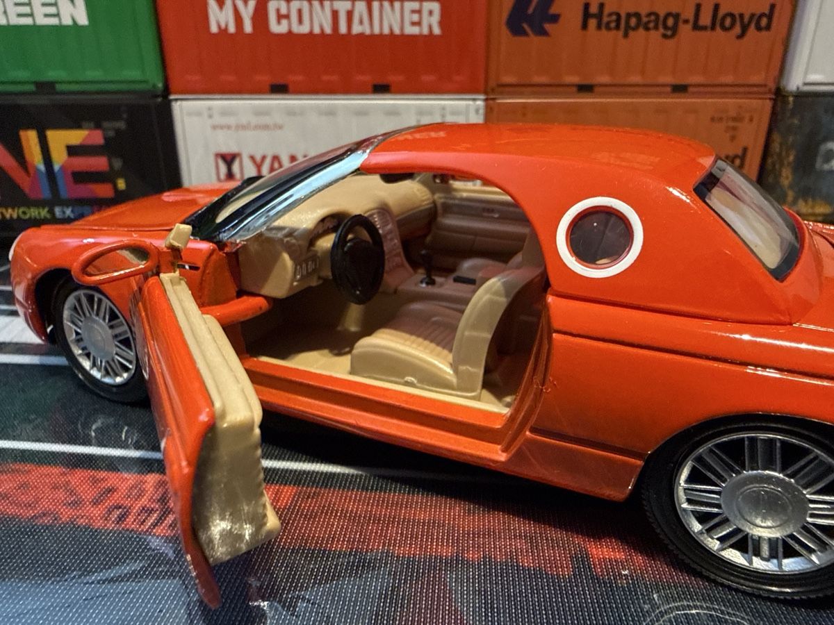 Ford Modellini d'auto: James Bond 007 2002 Ford Thunderbird Die Another Day Auto 1: – Nuovo e nell'imballaggio originale da Basel venduto da Zomeg 9
