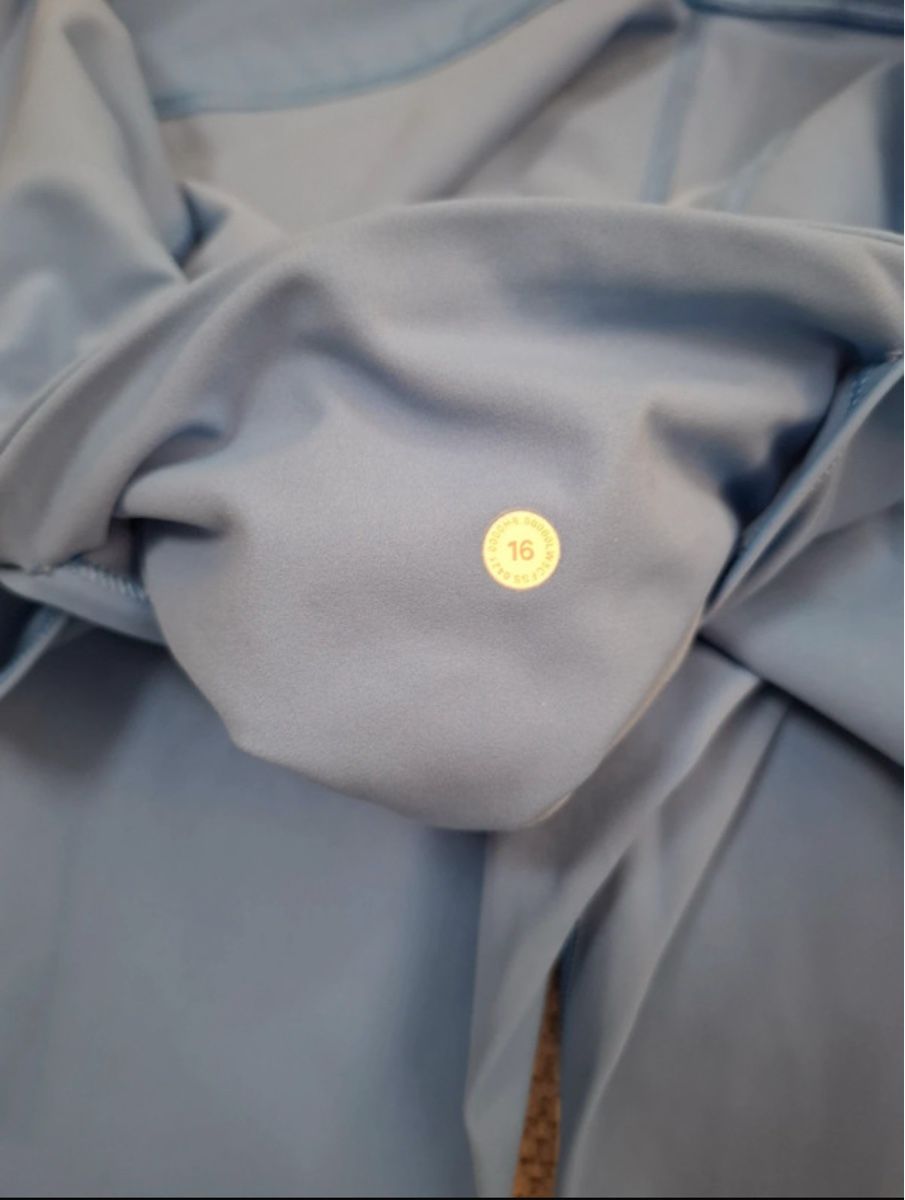 Lululemon Leggings: Lululemon leggins size 16 light blue – Nuovo (secondo la descrizione) da Basel venduto da mar_q58t 6