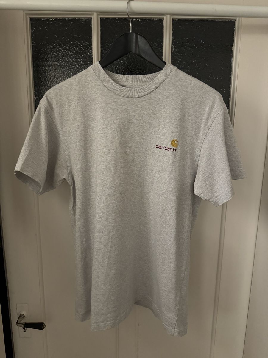 Carhartt T-shirt: Graues Carhartt T-Shirt S – Usato da Bern venduto da tob_m7nn