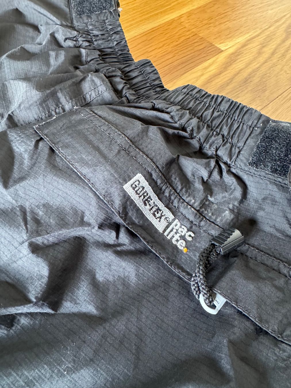 Peak Performance Pantaloni: Peak Performance Hose, Gr. S, schwarz, R&D Paclite Pants – Usato da Bern venduto da mandurli 3