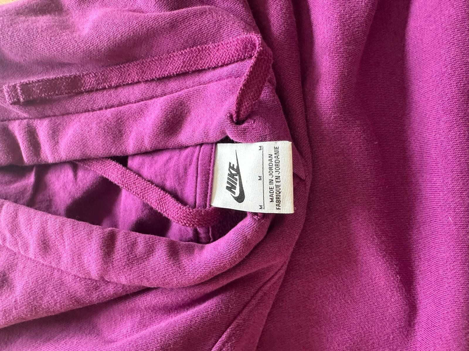 Nike Pullover & Sweatshirts: Pull Nike violet, taille M – Gebraucht aus Vétroz von enz_gr95 1