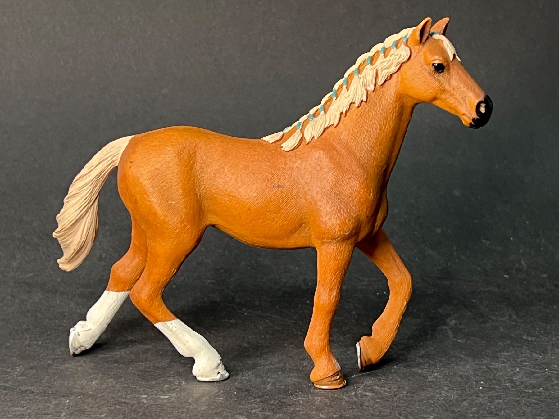 Schleich Figuren: Schleich Englisches Vollblut Stute Pferd – Gebraucht aus Ennetbaden von mapa05