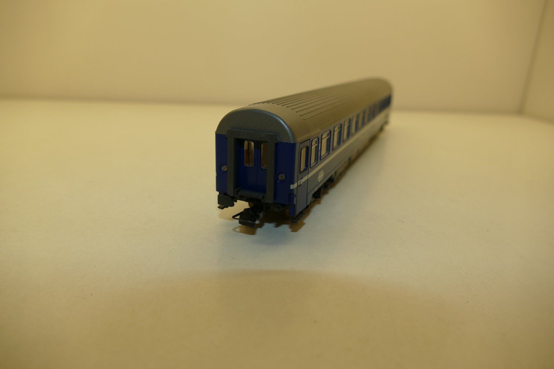 Roco Modellini di ferrovie: Roco H0: SBB 2.Kl. Abteil-Liegewagen Typ Bcm – Usato da Niederhasli venduto da rail-duerst 2