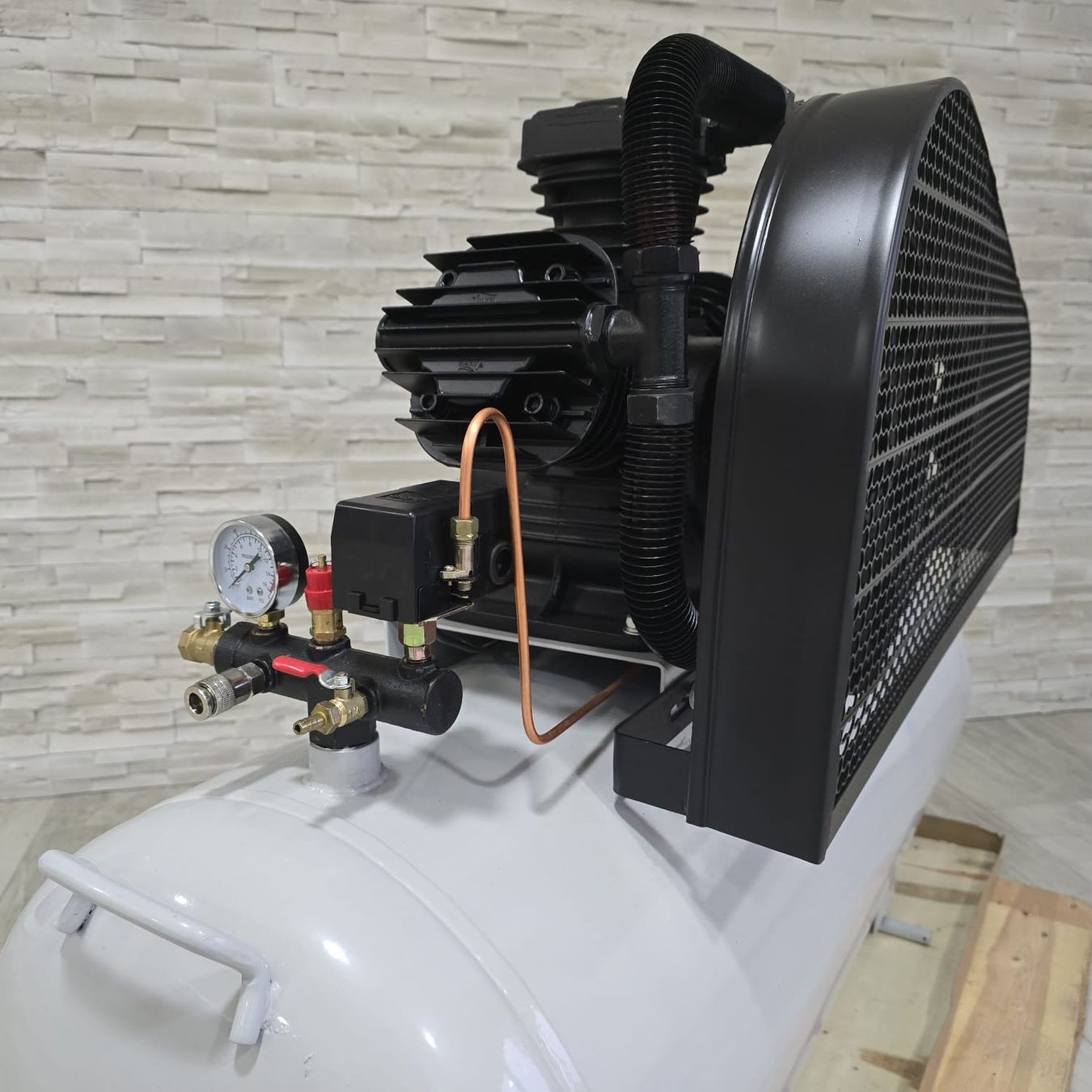 Kompressoren: Druckluft Kompressor 200 Liter - 7.500W Druckluftkompressor – Neu (gemäss Beschreibung) aus Baar von Werkzeugzentrum 6