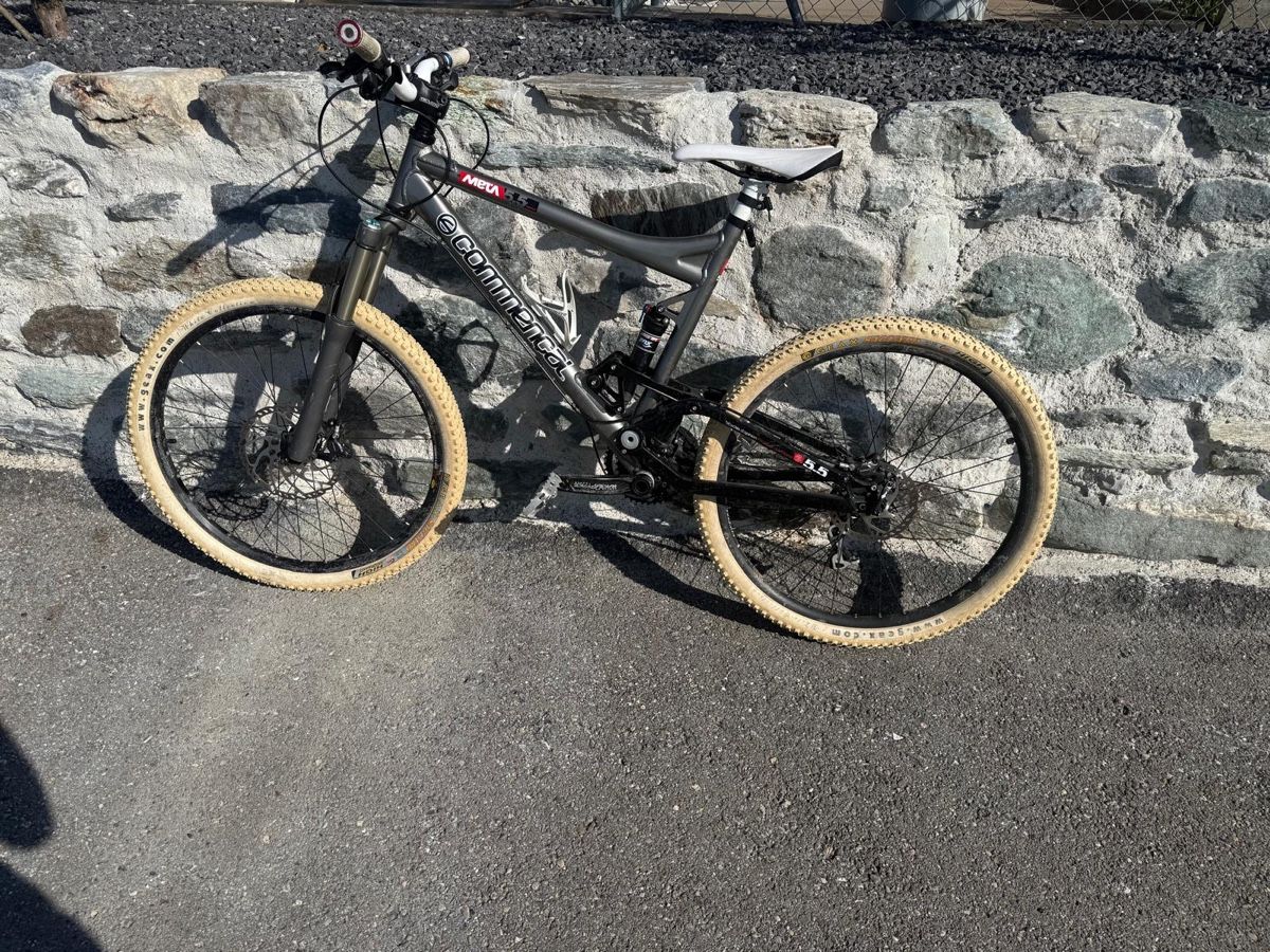 Biciclette: VTT Enduro Commencal Meta 5.5 – Usato da Bouloz venduto da jul_zm8y 1