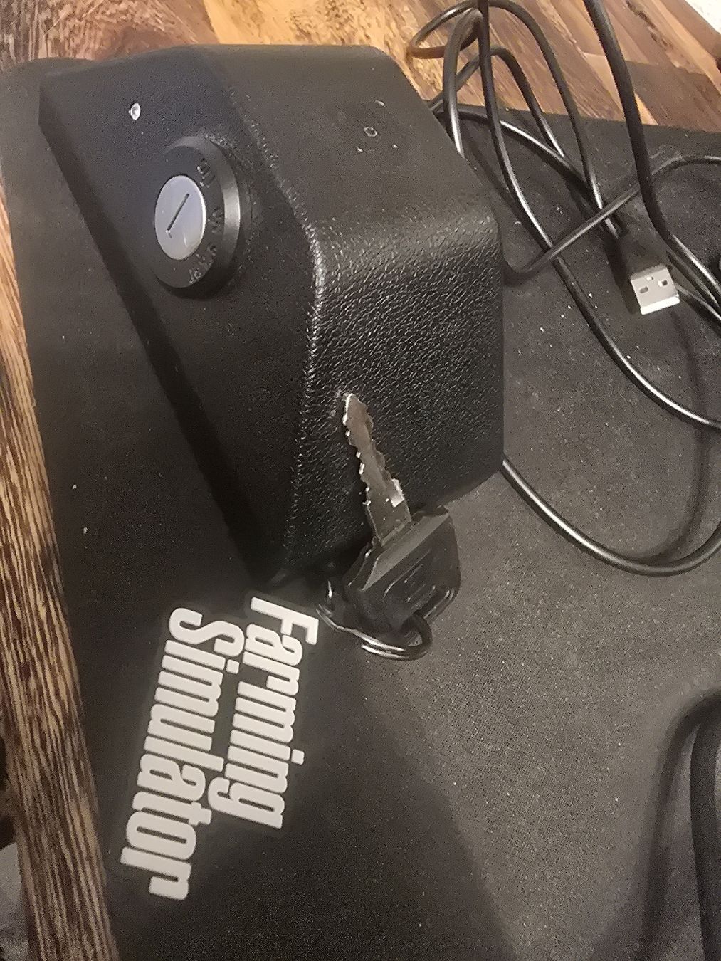 Logitech Controller: Logitech Farming Simulator Side Panel +Zündschloss – Gebraucht aus neuenegg von nbe_sn9w 5