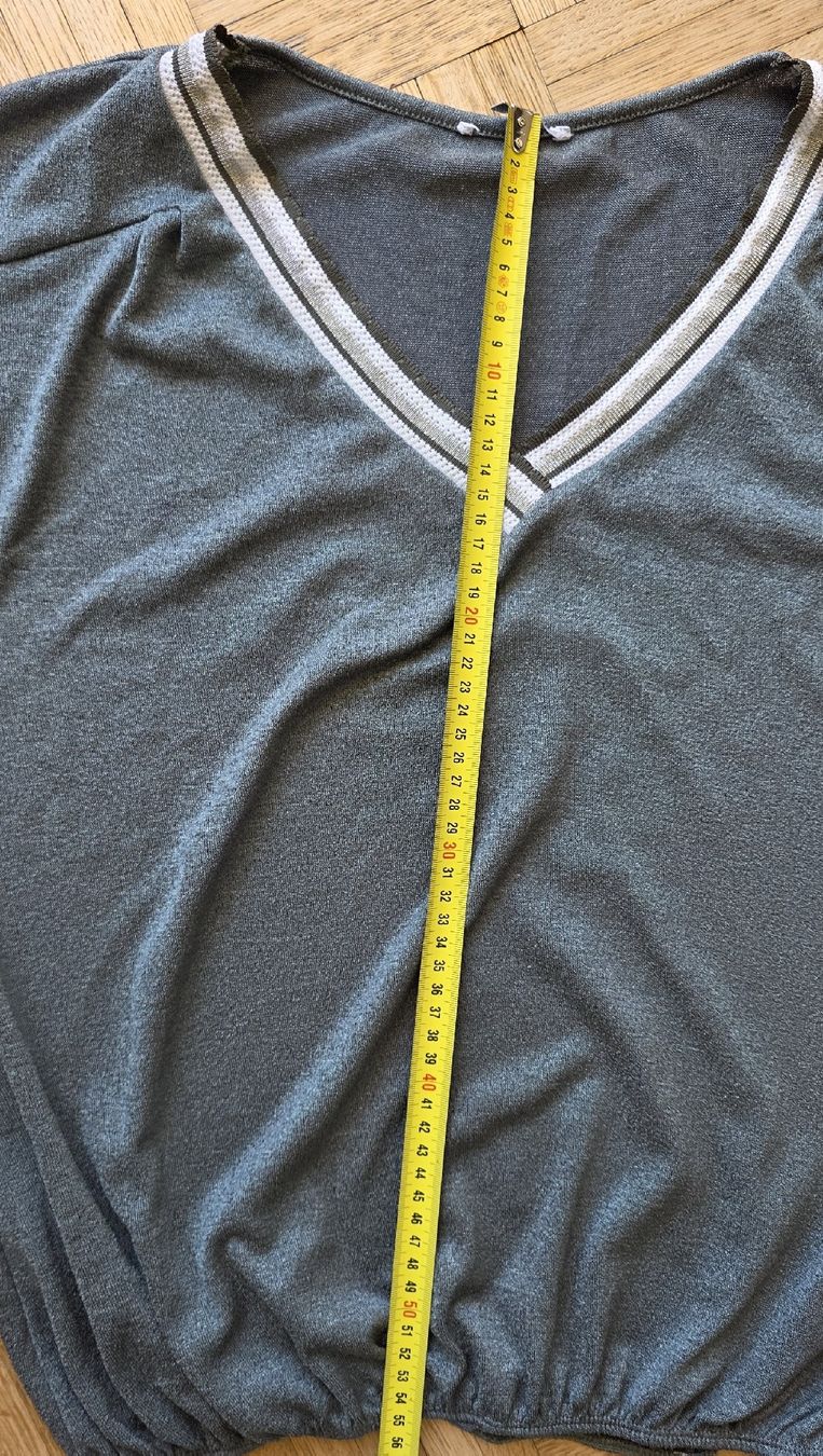 Tops: Tshirt/débardeur taille M/L vert kaki – Gebraucht aus Yverdon-les-Bains von van_dq65 6