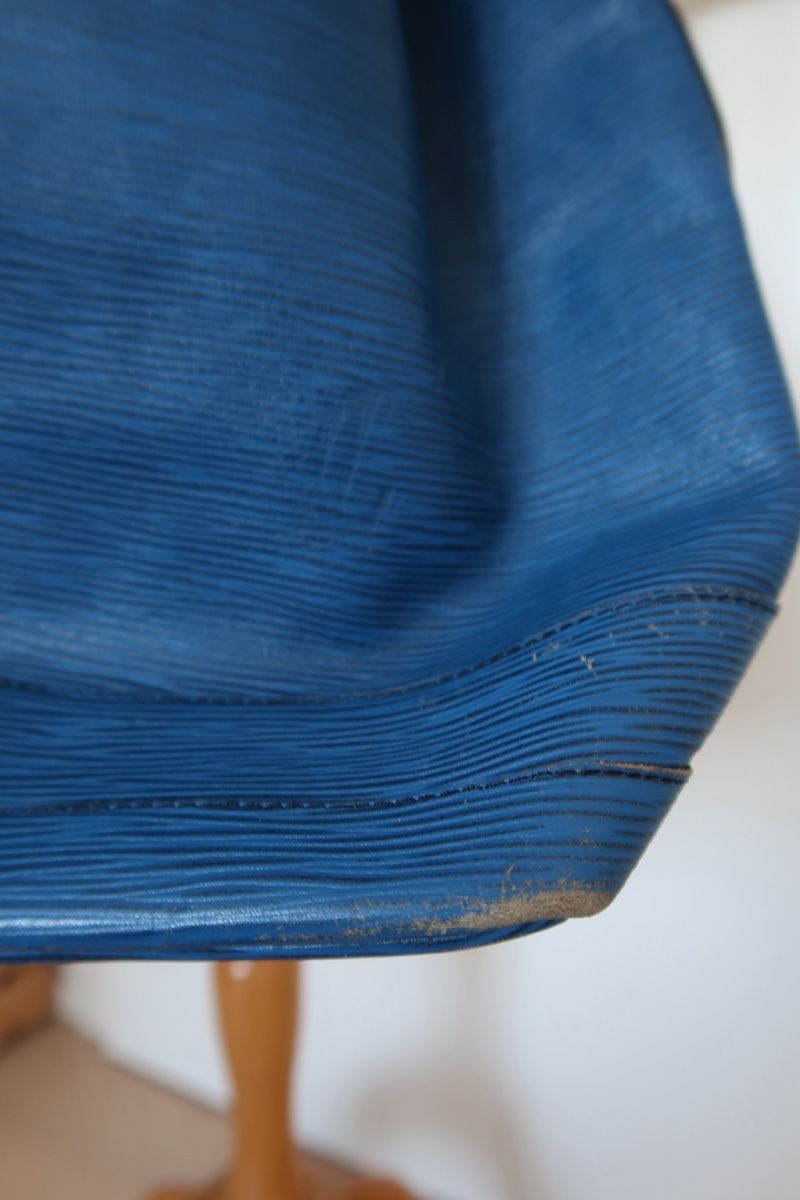 Louis Vuitton Sonstige Kleidung & Accessoires: Sac seau Louis Vuitton Epi bleu – Gebraucht aus Champlan von Cjayretro 6