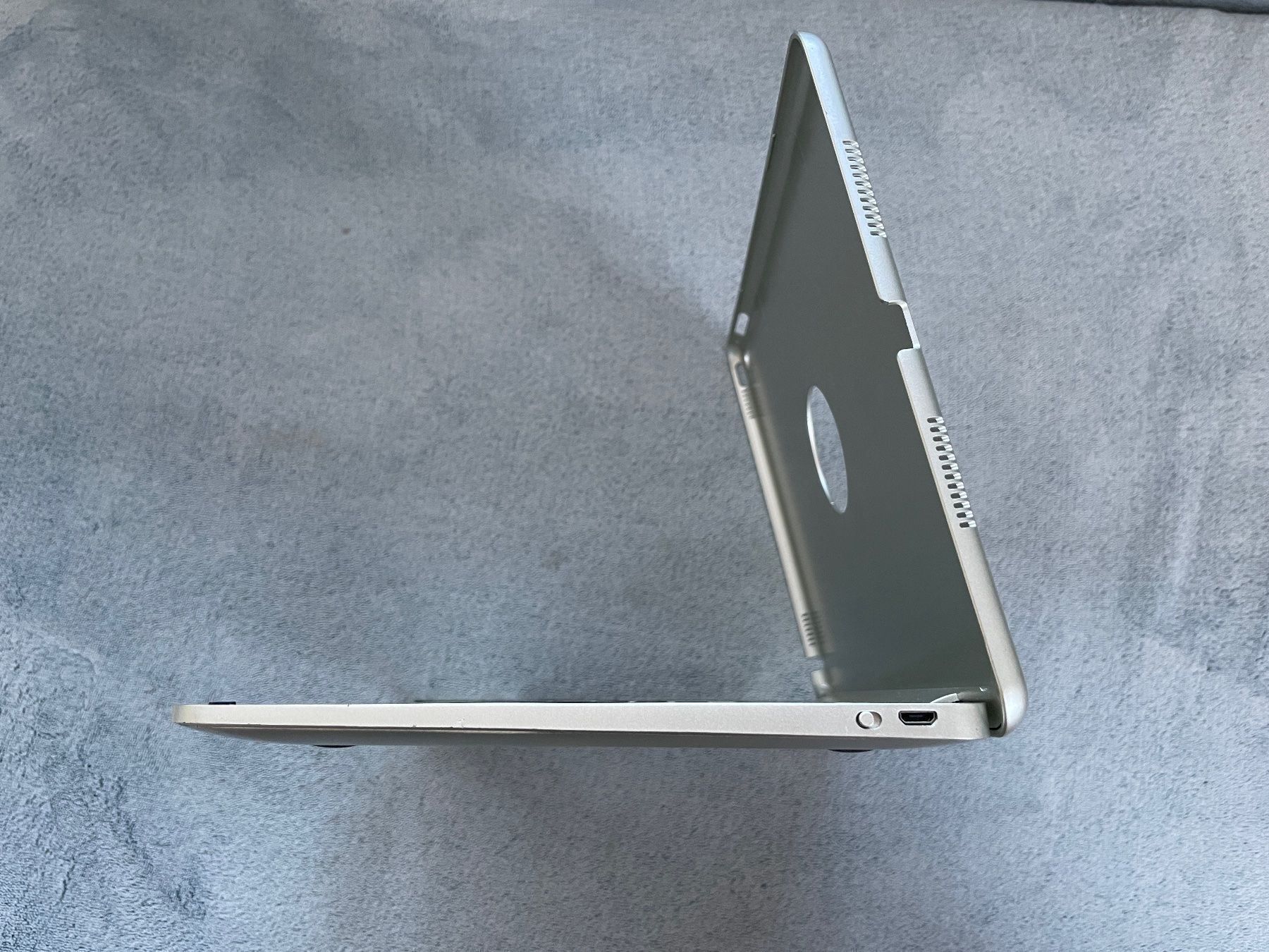 Tastiere: Wireless Keyboard Bluetooth – Usato da MAGDEN venduto da GoldenEagle2020 1