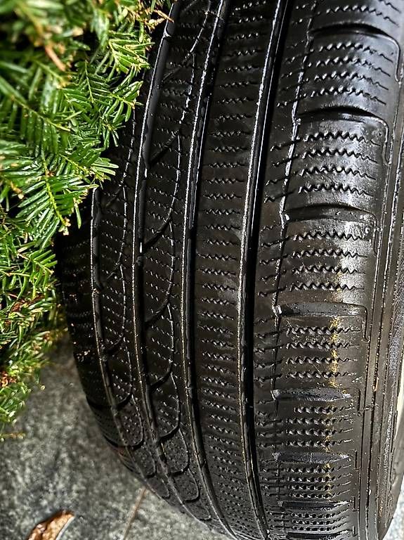 Pneumatici & Ruote complete: A vendre - Jeu complet roues hiver pour 4x4 – Usato da Conches venduto da GJL_5byn