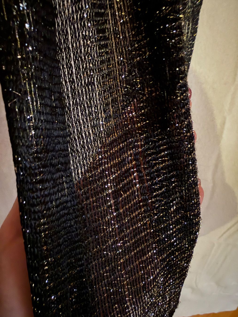 Foulard & Sciarpe: Schwarzer Schal mit Silberfäden – Usato da Grosswangen venduto da shoes.bags.and.co 2