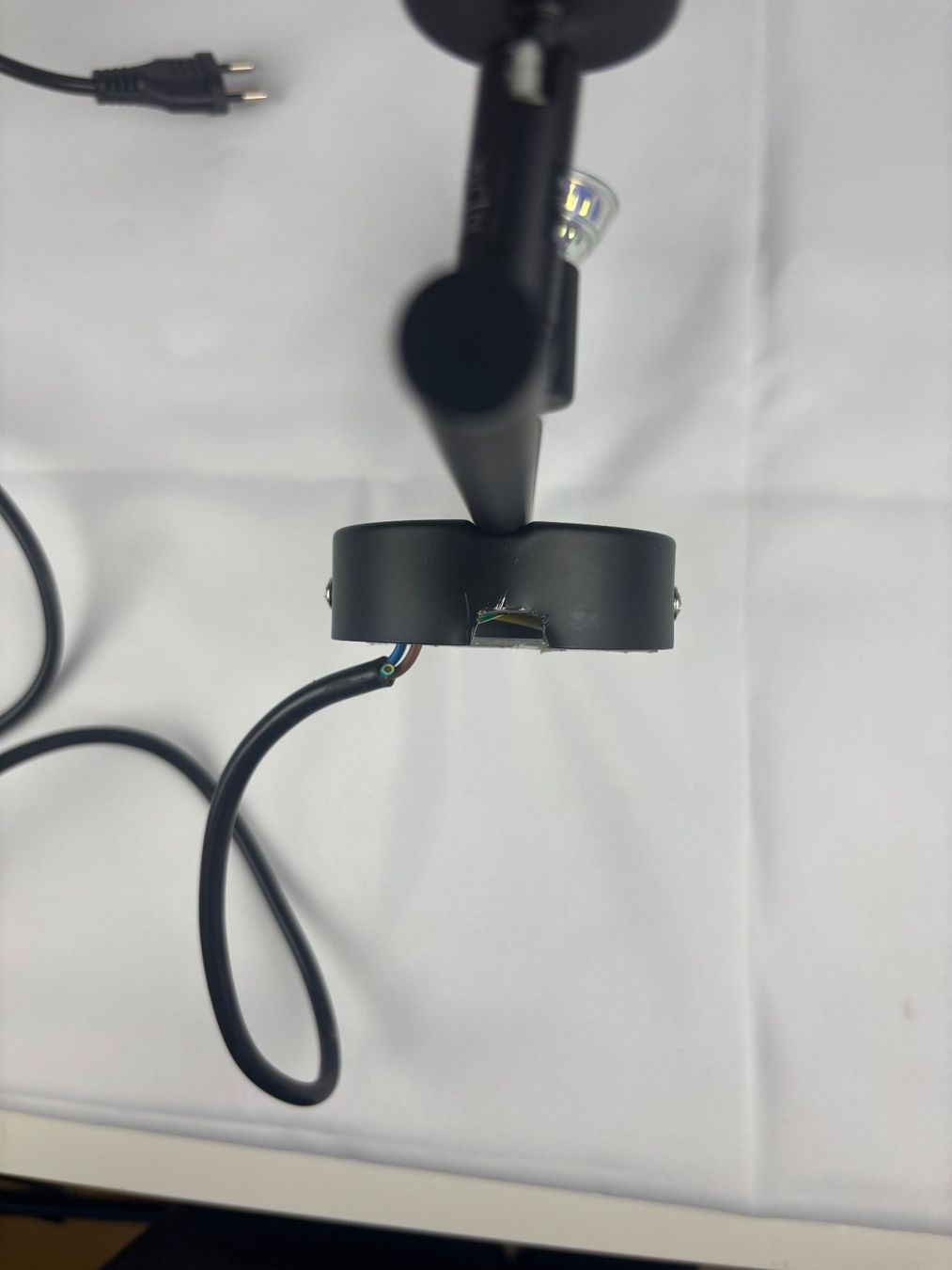 Lampade: Deckenlampe 2 flammig mit Kabel und Stecker – Usato da Wettingen venduto da Wendemarket 2