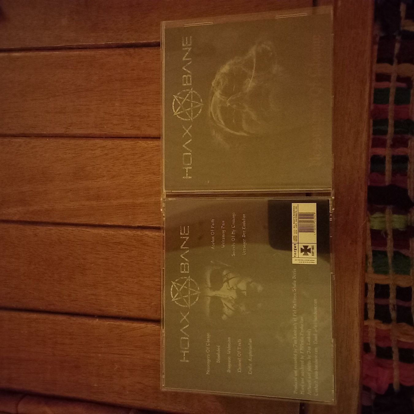 CDs: Hoaxbane - messengers... – Gebraucht aus St-Cergue von VeganWarrior