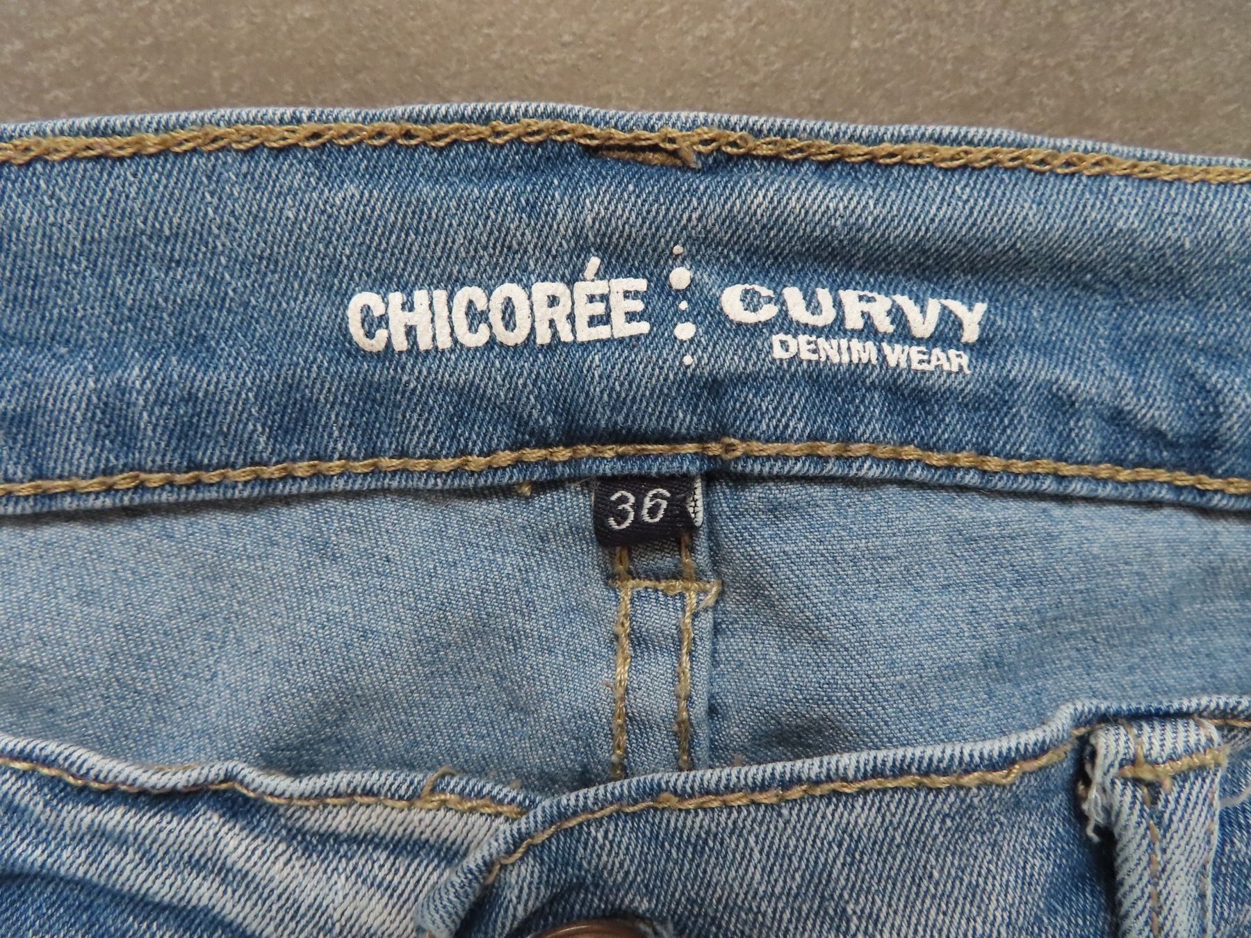 Jeans: Jeans CHICOREE Curvy Gr.36 +++top+++ – Usato da Wallenried venduto da Asyano 4