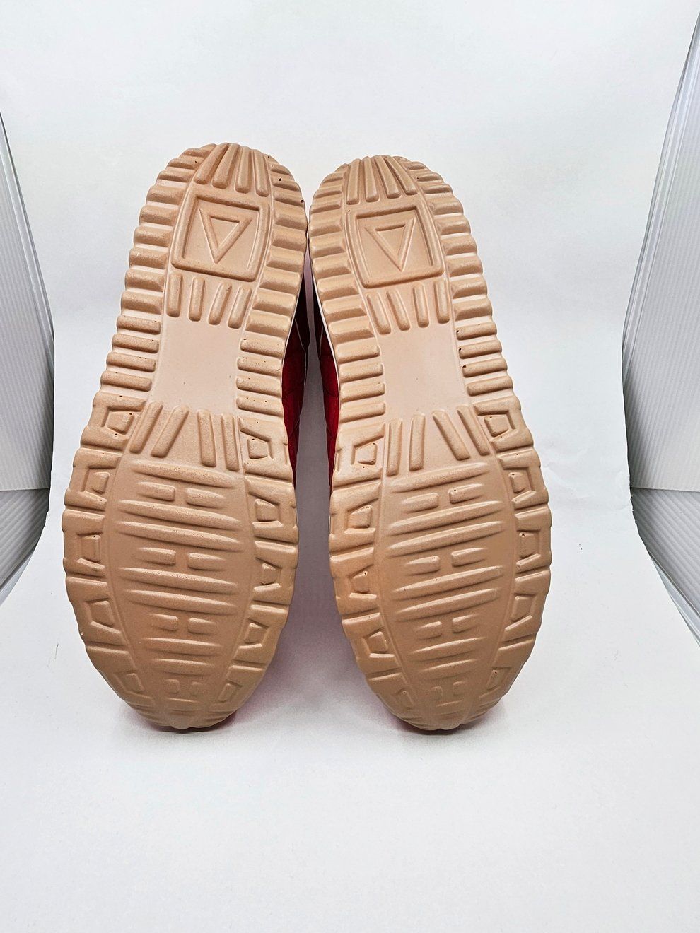 Damenschuhe: Roter Sneaker mit Goldelementen – Neu und originalverpackt aus Zürich von Numark 3