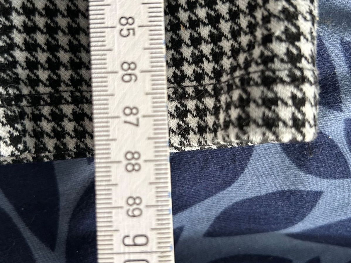 Pantaloni: Damenhose mit Gummizug Gr. S karriert – Usato da Obergösgen venduto da Andre118 4