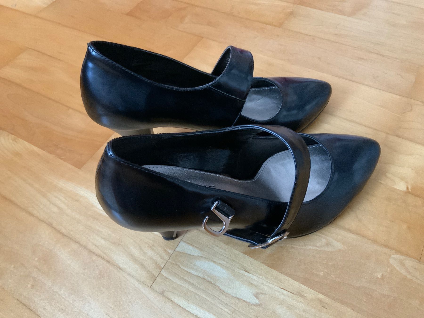 Scarpe da donna: Damenschuhen, neu, Echtleder – Nuovo (secondo la descrizione) da Dottikon venduto da X890 1