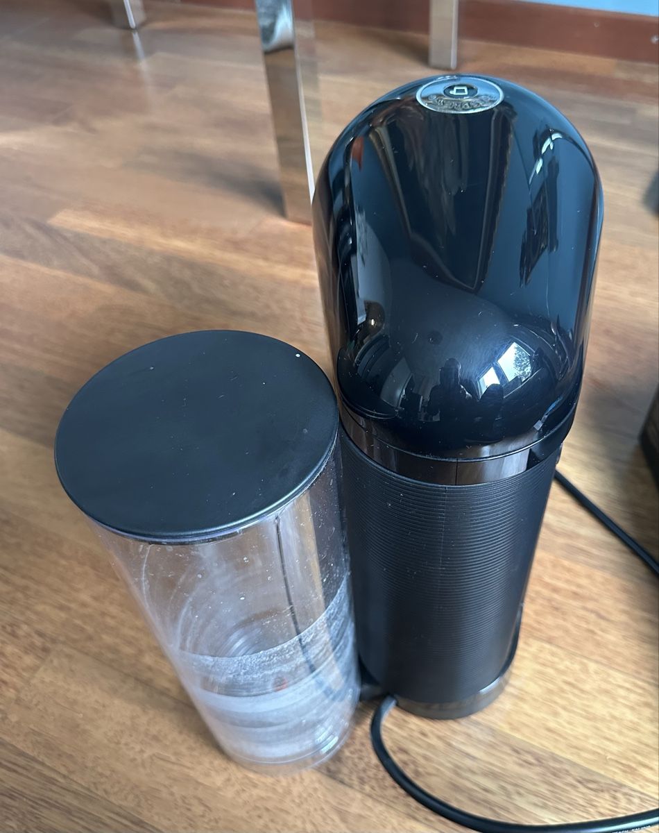 Nespresso Macchine per caffè & Macchine per espresso: Nespresso Vertuo Kapselmaschine – Usato da Dübendorf venduto da Shineforyou 2