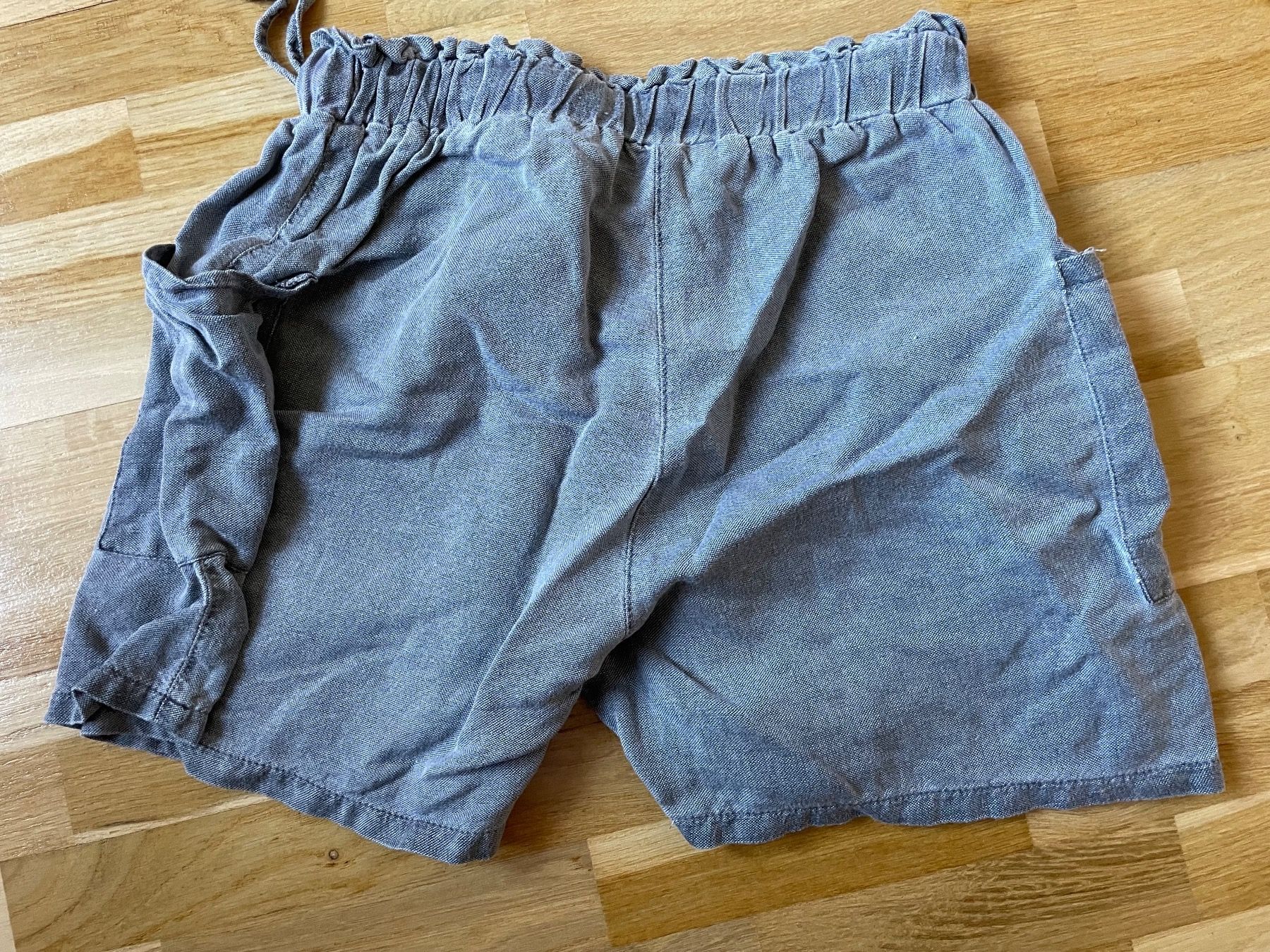 Pantaloni: kurze Hose by Mobaco – Usato da Zürich venduto da stemiche 1