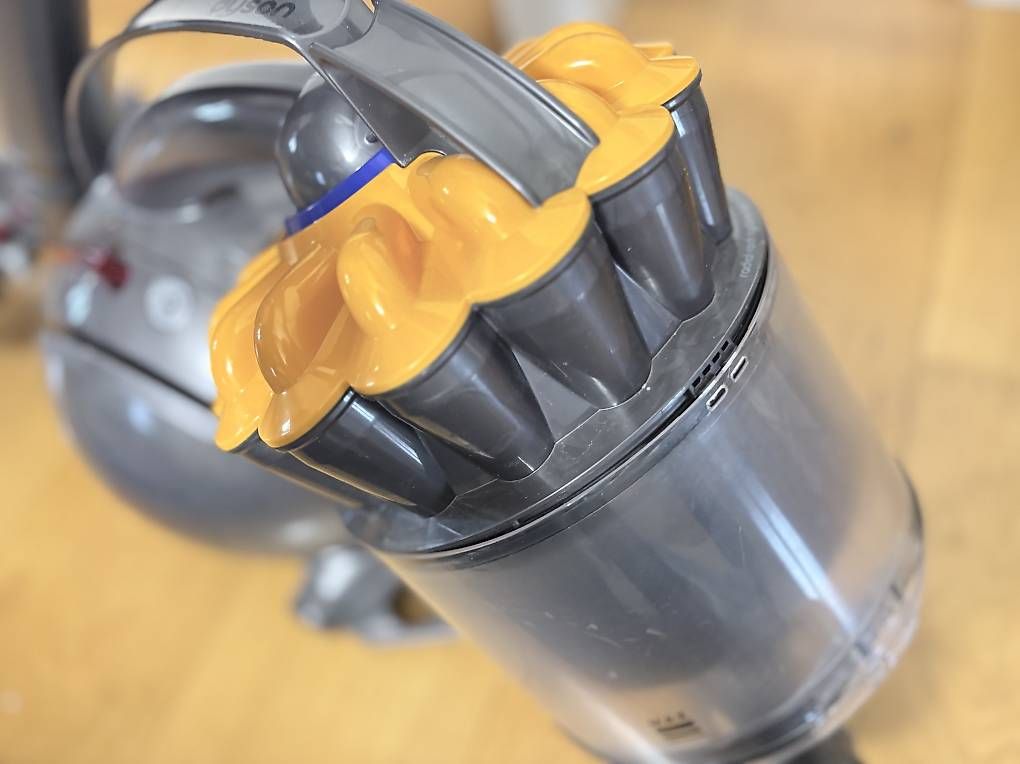 Aspirapolveri & Accessori: Dyson Staubsauger DC33C – Usato da Bern venduto da Kmm 3