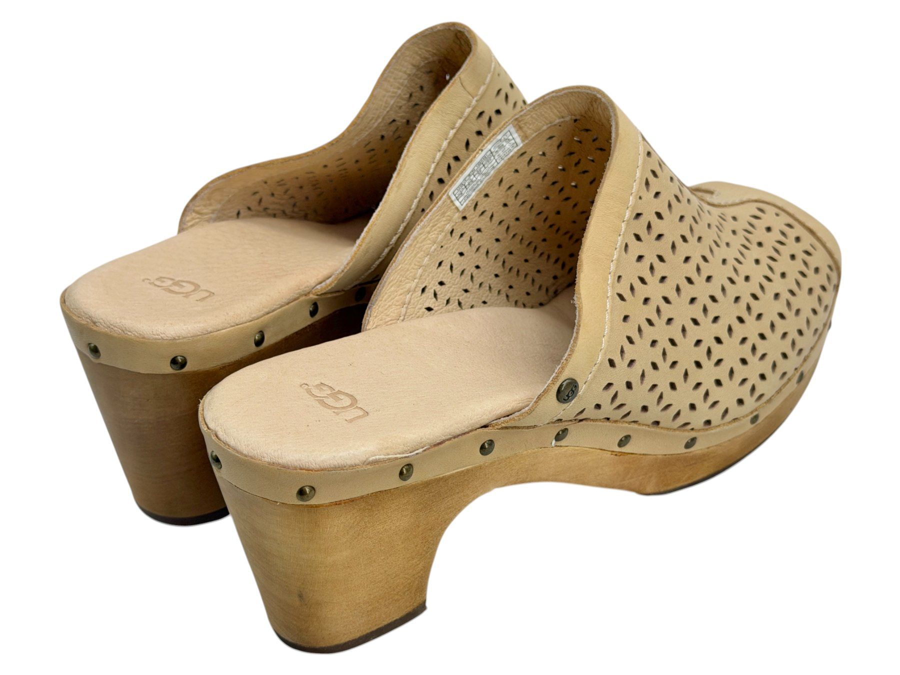 Ugg Damenschuhe: Sabots UGG beige cuir perforé. Pointure 39 – Gebraucht aus Cossonay-Ville von PatineDuTemps 8