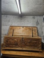 Antike, alte Toggenburger Truhe 1804