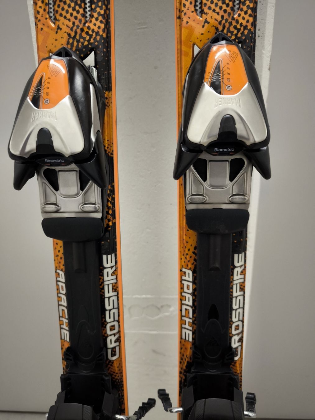 K2 Sci: K2 Crossfire Ski mit Bindung – Usato da Winterthur venduto da Evergreen 4