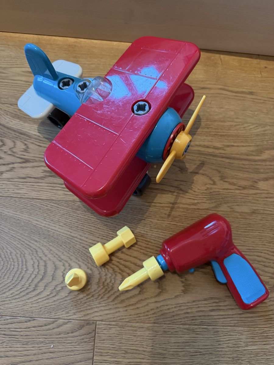 Spielzeuge: Battat Little Mechanic Toy Plane – Gebraucht aus Effretikon von Saendu24
