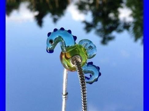 Ciondoli: GLAS BEAD SEEPFERDCHEN Charm  kompatibel mit Pandora – Nuovo (secondo la descrizione) da Subingen venduto da ArtBead 1