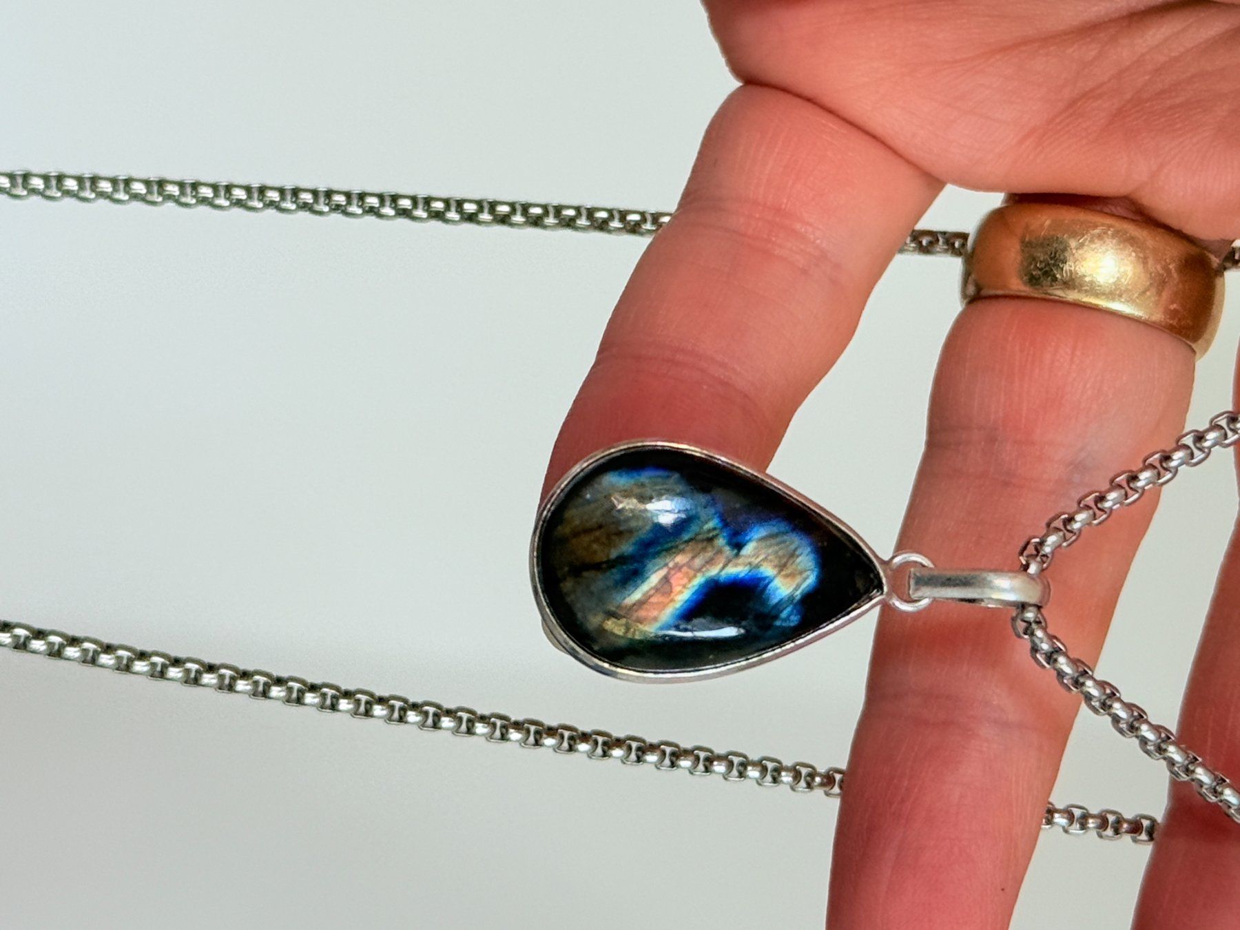 Ketten: Collier avec labradorite - Élégant & Naturel! – Neu und originalverpackt aus Genève von AWWA 3